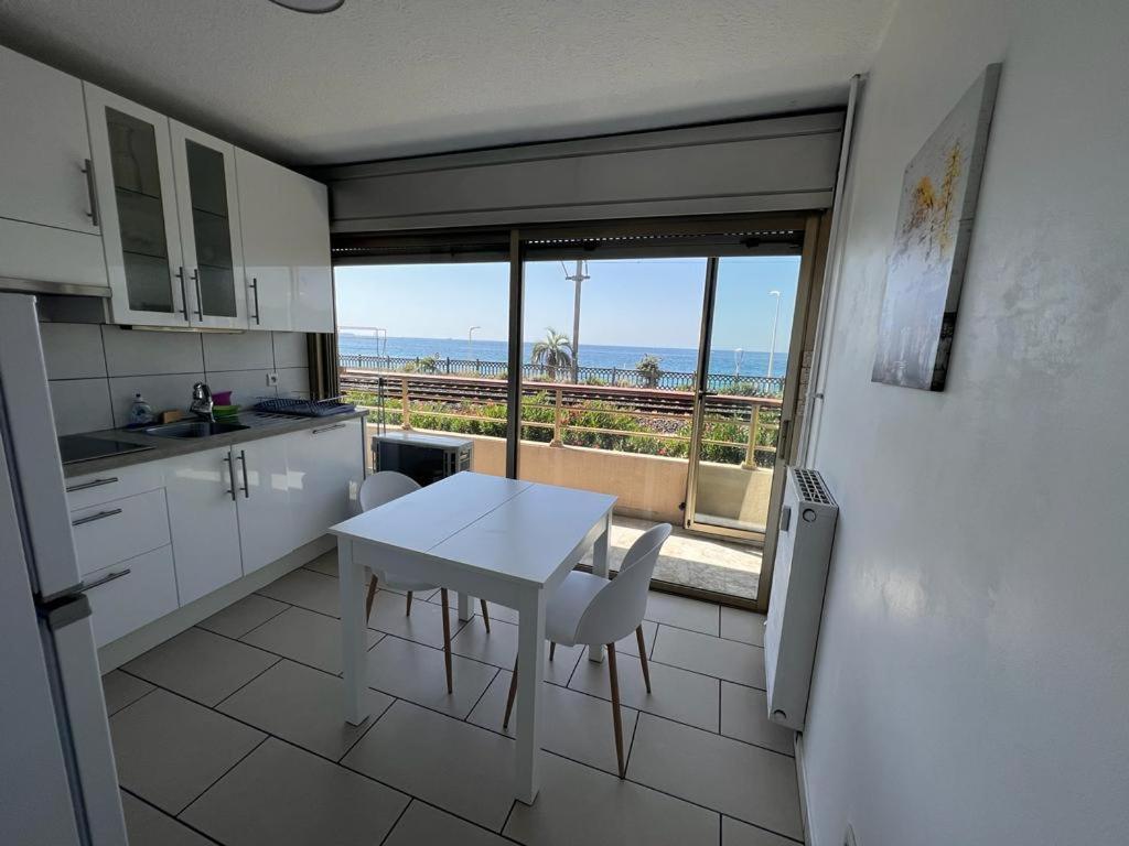 Licorne G14 Apartment คานส์ ภายนอก รูปภาพ